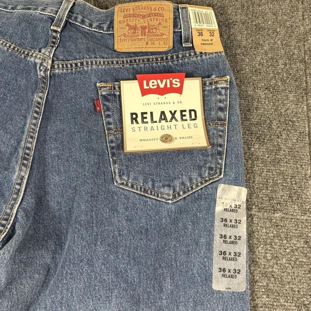 NWT Vintage‎ Y2K Levis Relaxed Straight Leg Jeans Mens Fits 35x32 Blue Skate NEW